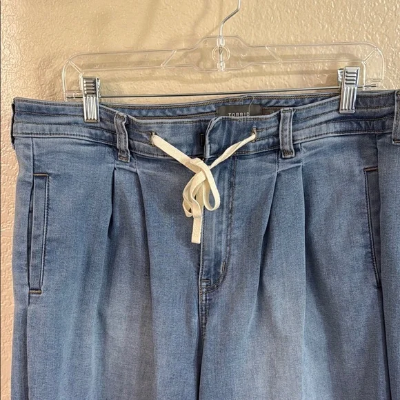Torrid Ladies ankle wide leg Blue Jeans - Picture 3 of 10